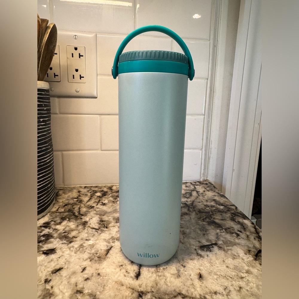 Willow Aqua & Light Teal Insulated Portable Breast Milk Cooler